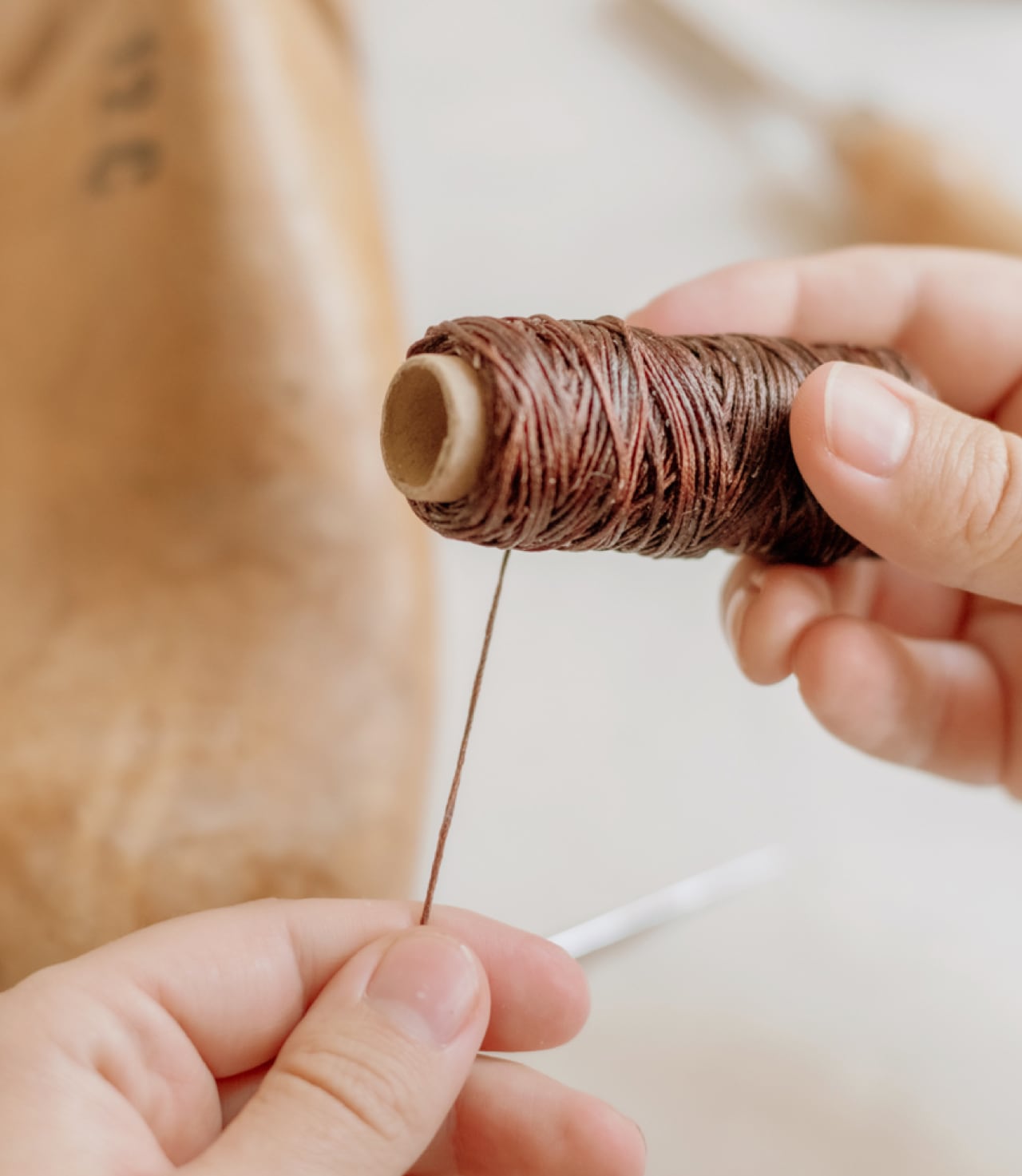 shoe-repair-22 fil de cuir